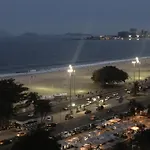 Vista Deslumbrante Para O Mar Em Copacabana!